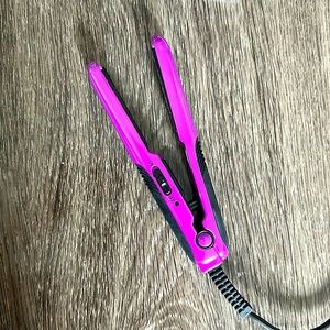 Revive travel mini flat iron